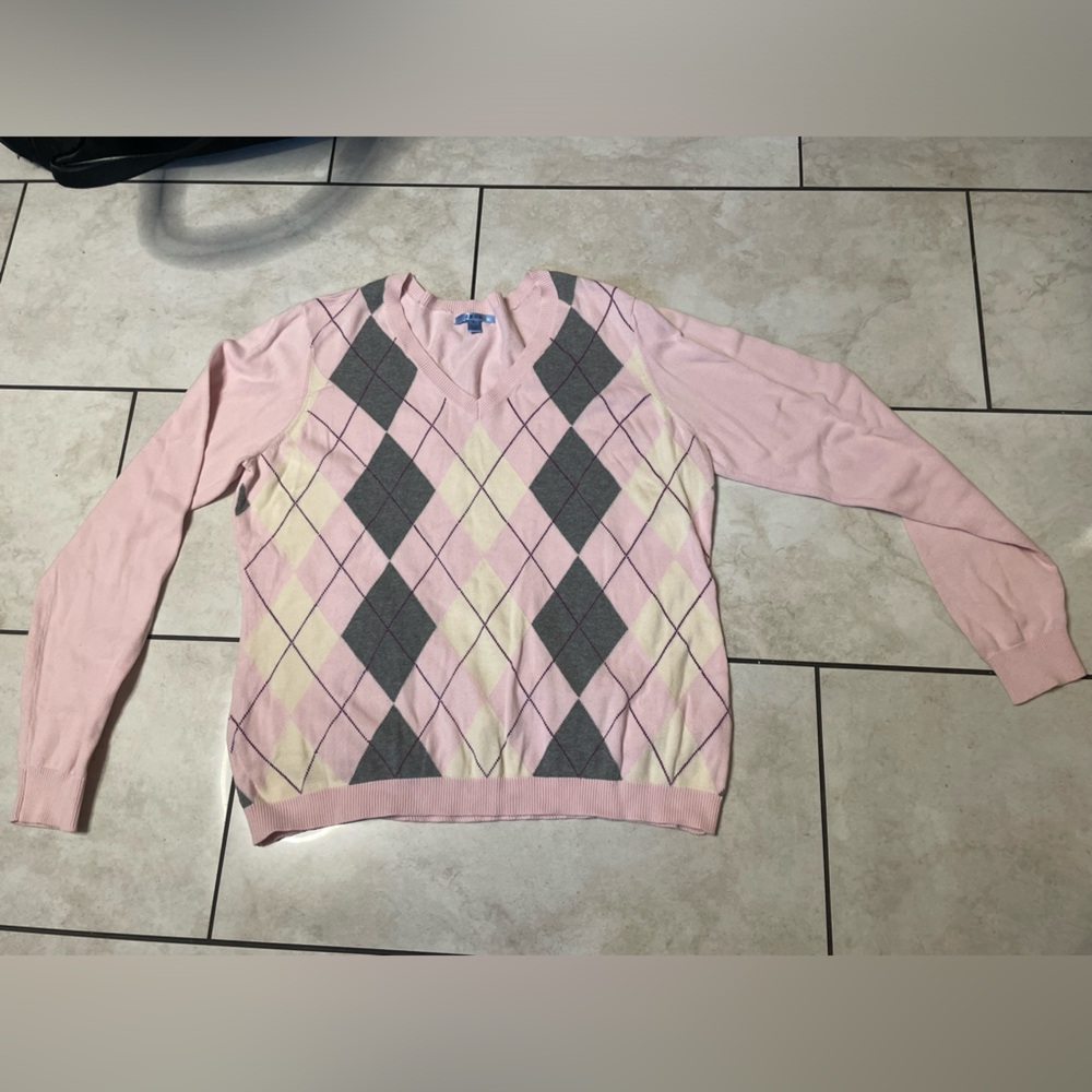 IZOD XL Diamond White & Gray Pattern Shirt - Stain Mark